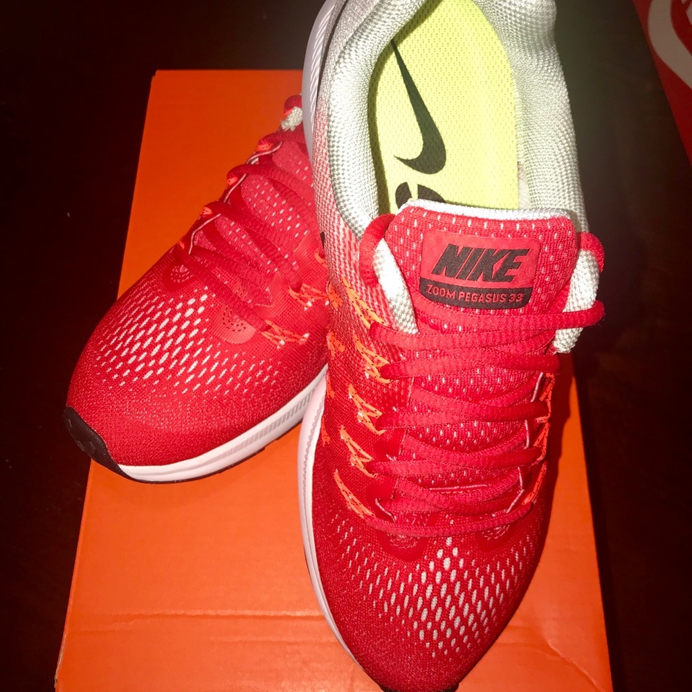 Nike Air Zoom Pegasus 33 - Men 8.5